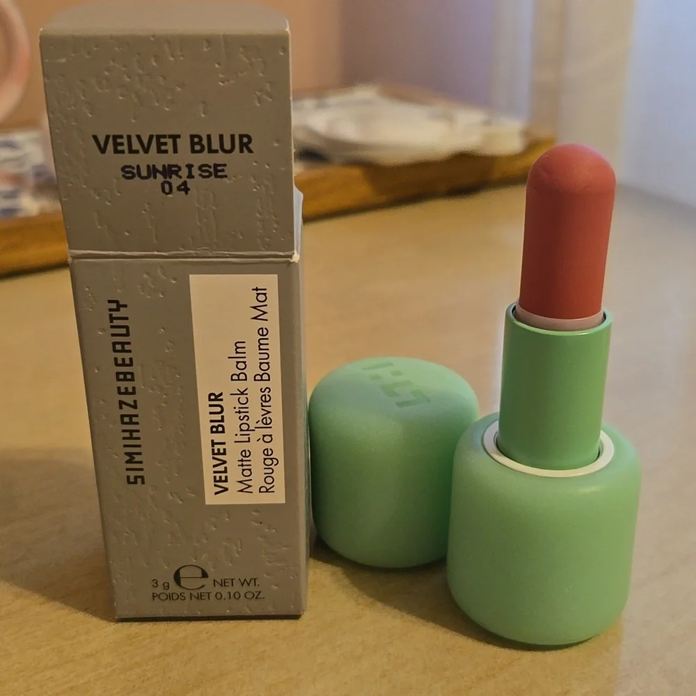 Mint Green Lipstick Stick in Soft Pink - Unbranded